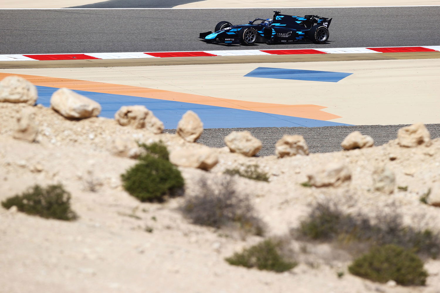 Verschoor dominates F2 opener in Bahrain ahead of Daruvala